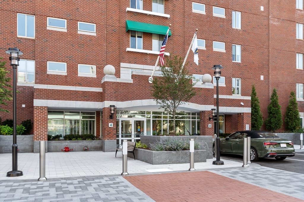 4 Canal Park, Cambridge, Massachusetts, 1 Bedroom Bedrooms, 3 Rooms Rooms,1 BathroomBathrooms,Residential,For Sale,Canal Park,73485511