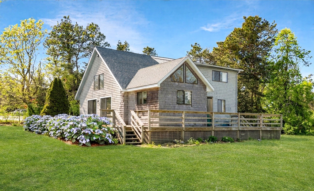 90 Schoolhouse Road, Edgartown, Massachusetts, 3 Bedrooms Bedrooms, 5 Rooms Rooms,2 BathroomsBathrooms,Residential,For Sale,Schoolhouse Road,73485519