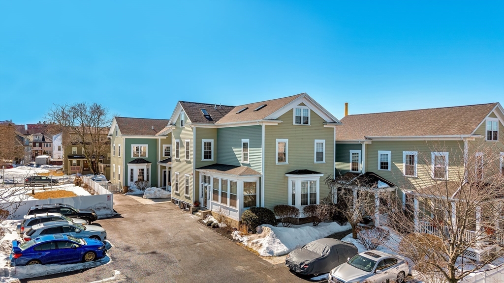 121 East Cottage Street., Boston, Massachusetts, 2 Bedrooms Bedrooms, 4 Rooms Rooms,1 BathroomBathrooms,Residential,For Sale,East Cottage Street.,73485317