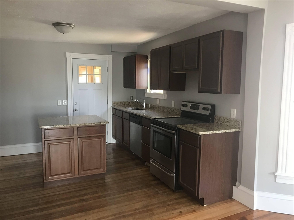 49 Eddy St, North Attleboro, Massachusetts, 3 Bedrooms Bedrooms, 6 Rooms Rooms,1 BathroomBathrooms,Residential Lease,For Rent,Eddy St,73485680