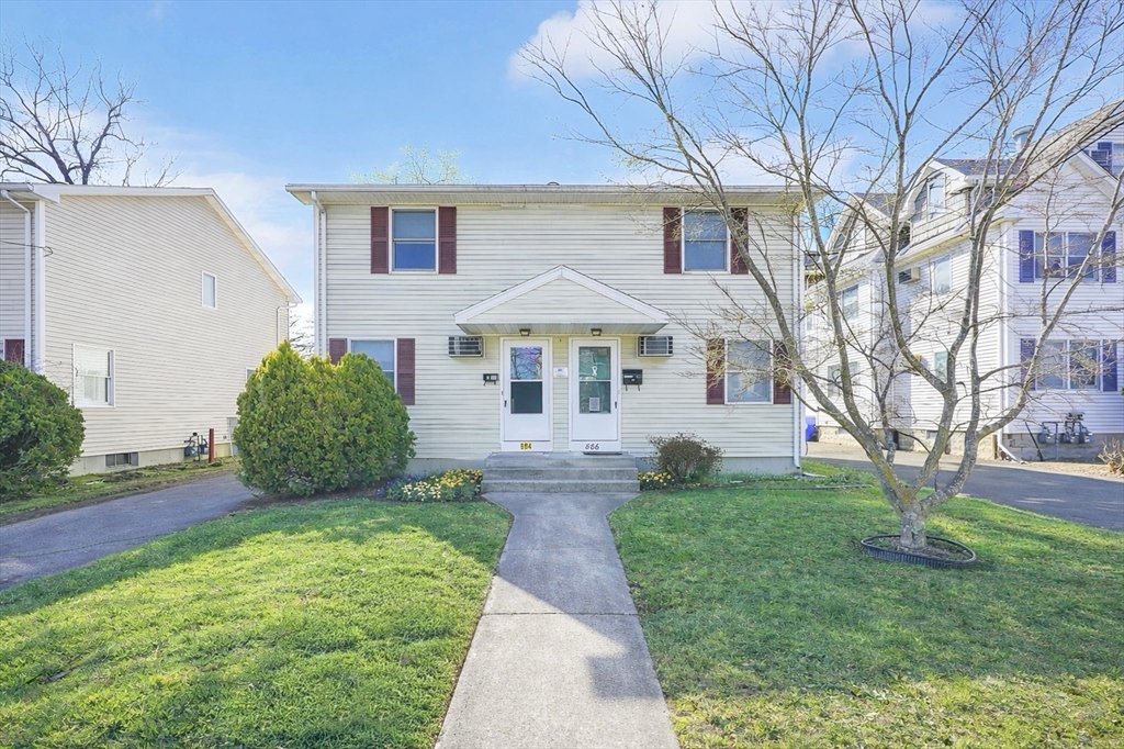 884-886 Saint James Ave, Springfield, Massachusetts, 4 Bedrooms Bedrooms, 8 Rooms Rooms,3 BathroomsBathrooms,Residential Income,For Sale,Saint James Ave,73485724