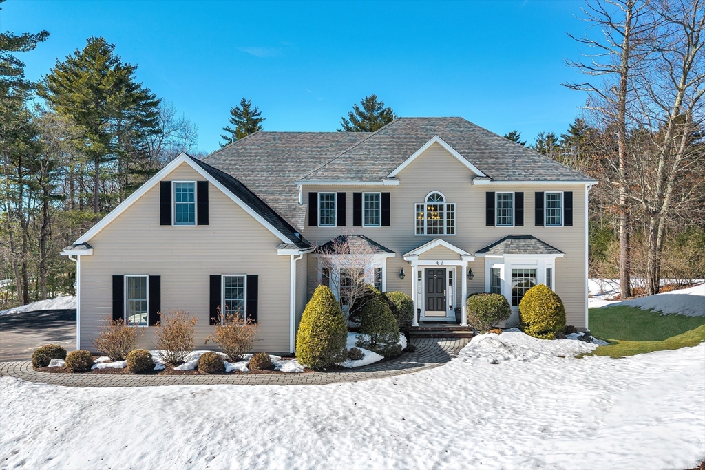 67 Mohawk Path, Holliston, Massachusetts, 4 Bedrooms Bedrooms, 10 Rooms Rooms,4.5 BathroomsBathrooms,Residential,For Sale,Mohawk Path,73485691