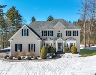 67 Mohawk Path, Holliston, Massachusetts, 4 Bedrooms Bedrooms, 10 Rooms Rooms,4.5 BathroomsBathrooms,Residential,For Sale,Mohawk Path,73485691