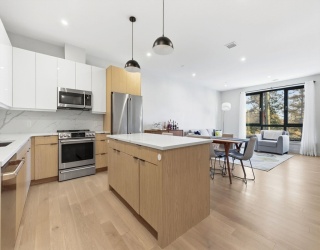 85 Myrtle St, Quincy, Massachusetts, 3 Bedrooms Bedrooms, 6 Rooms Rooms,2 BathroomsBathrooms,Residential,For Sale,Myrtle St,73485545