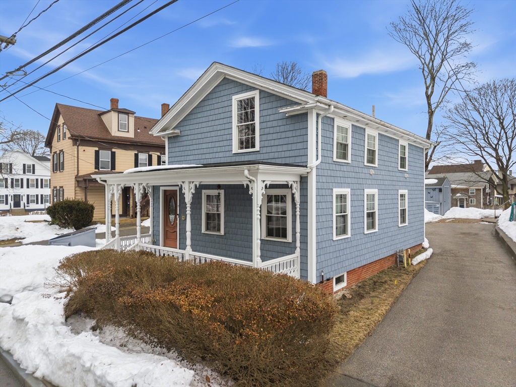 17 School St, Middleboro, Massachusetts, 3 Bedrooms Bedrooms, 6 Rooms Rooms,1 BathroomBathrooms,Residential,For Sale,School St,73485743