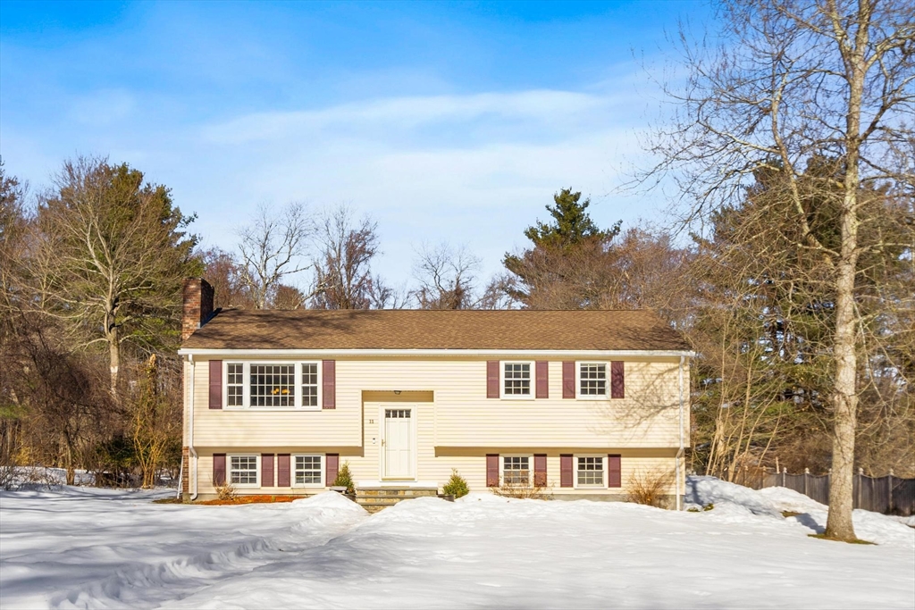 11 Juniper Brook Rd, Northborough, Massachusetts, 3 Bedrooms Bedrooms, 7 Rooms Rooms,1.5 BathroomsBathrooms,Residential,For Sale,Juniper Brook Rd,73485744