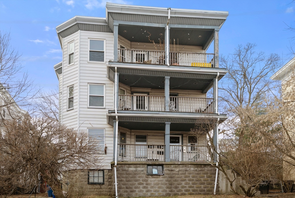 29 Main, Somerville, Massachusetts, 3 Bedrooms Bedrooms, 6 Rooms Rooms,1 BathroomBathrooms,Residential,For Sale,Main,73469043