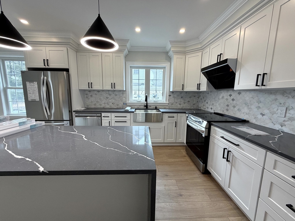 67 Jewett St, Newton, Massachusetts, 2 Bedrooms Bedrooms, 6 Rooms Rooms,1 BathroomBathrooms,Residential Lease,For Rent,Jewett St,73477290