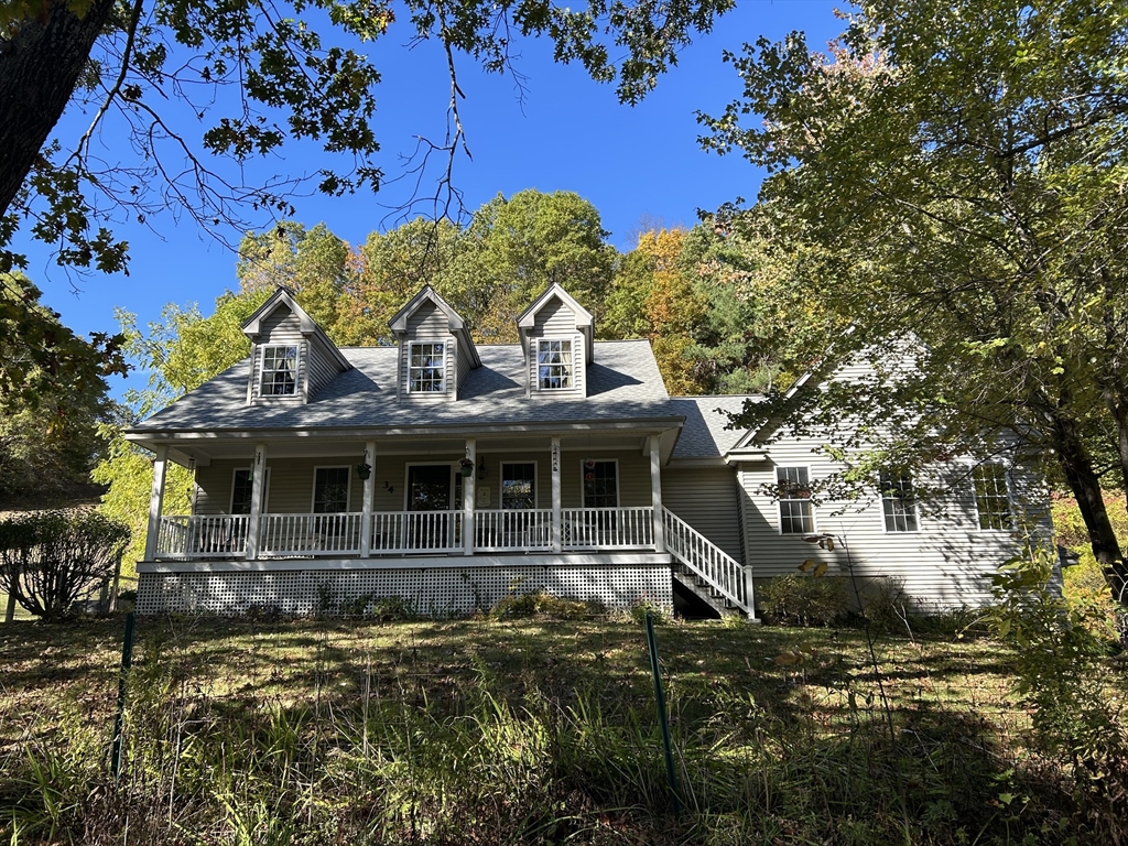 34 Shattuck Street, Groton, Massachusetts, 3 Bedrooms Bedrooms, 7 Rooms Rooms,2 BathroomsBathrooms,Residential,For Sale,Shattuck Street,73457630