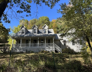 34 Shattuck Street, Groton, Massachusetts, 3 Bedrooms Bedrooms, 7 Rooms Rooms,2 BathroomsBathrooms,Residential,For Sale,Shattuck Street,73457630