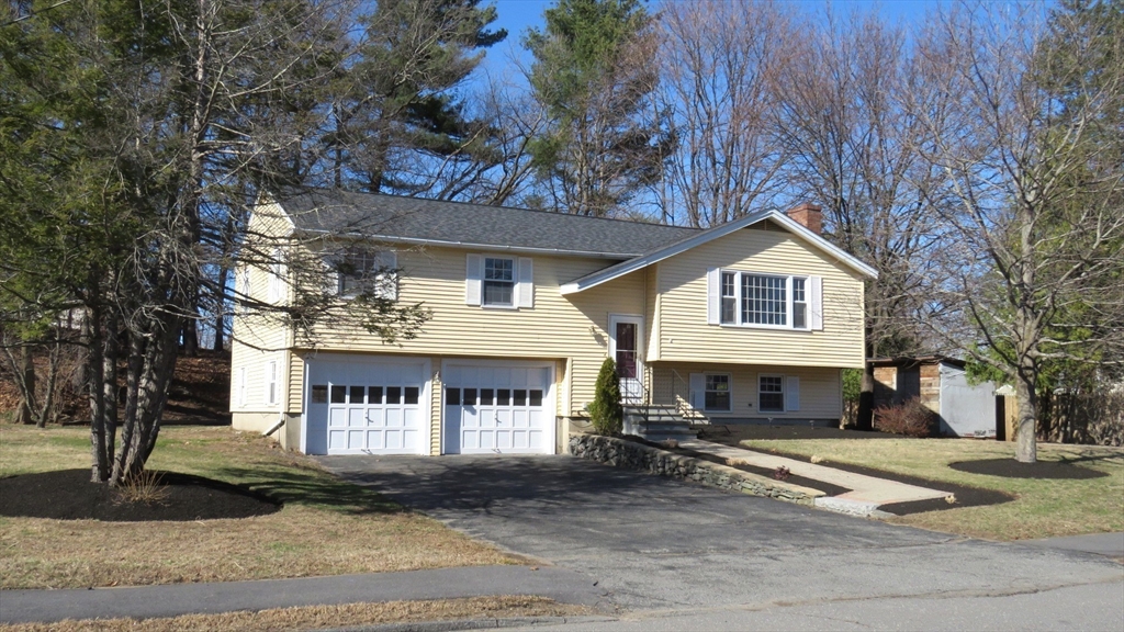 28 Pierce St, Hudson, Massachusetts, 3 Bedrooms Bedrooms, 6 Rooms Rooms,2 BathroomsBathrooms,Residential,For Sale,Pierce St,73349080