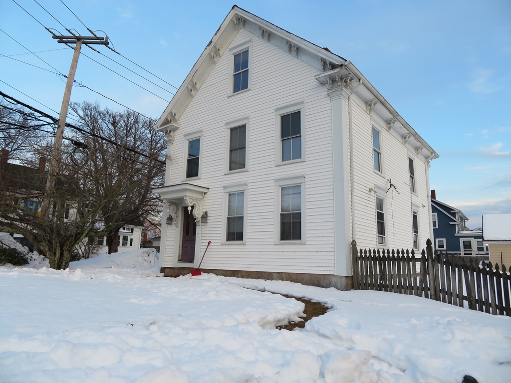 160 High Street, Wareham, Massachusetts, 1 Bedroom Bedrooms, 3 Rooms Rooms,1 BathroomBathrooms,Residential Lease,For Rent,High Street,73480689