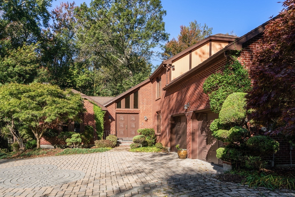 22 Elm St, Canton, Massachusetts, 4 Bedrooms Bedrooms, 9 Rooms Rooms,4.5 BathroomsBathrooms,Residential,For Sale,Elm St,73470978