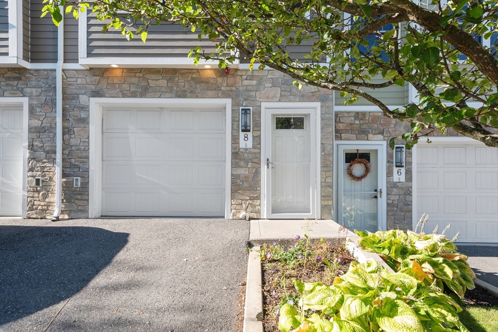 8 Saint Marys Way, Marlborough, Massachusetts, 2 Bedrooms Bedrooms, 5 Rooms Rooms,2.5 BathroomsBathrooms,Residential,For Sale,Saint Marys Way,73484387