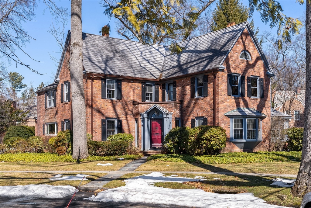 55 Dover, Longmeadow, Massachusetts, 6 Bedrooms Bedrooms, 11 Rooms Rooms,3.5 BathroomsBathrooms,Residential,For Sale,Dover,73484233
