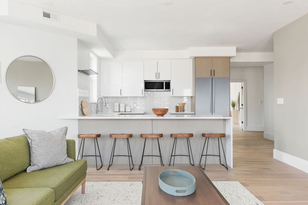 230 Washington St, Boston, Massachusetts, 3 Bedrooms Bedrooms, 5 Rooms Rooms,2 BathroomsBathrooms,Residential,For Sale,Washington St,73485776