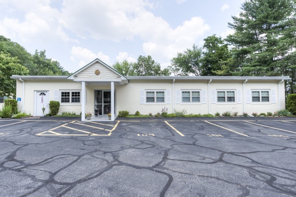 215 Mill St, Worcester, Massachusetts, 1 Bedroom Bedrooms, 3 Rooms Rooms,1 BathroomBathrooms,Residential,For Sale,Mill St,73485788