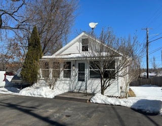 2 Blackstone, Shrewsbury, Massachusetts, 2 Bedrooms Bedrooms, 5 Rooms Rooms,1 BathroomBathrooms,Residential Lease,For Rent,Blackstone,73485756