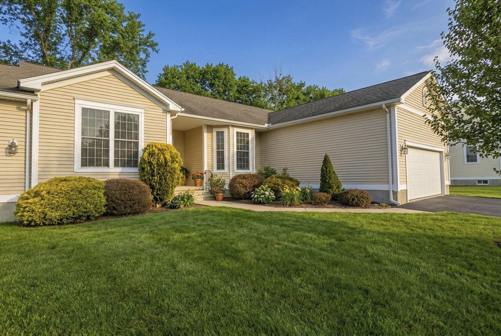 308 Miller St, Ludlow, Massachusetts, 3 Bedrooms Bedrooms, 6 Rooms Rooms,2 BathroomsBathrooms,Residential,For Sale,Miller St,73480927