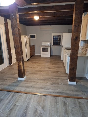 404 Main St, Wareham, Massachusetts, 2 Bedrooms Bedrooms, 6 Rooms Rooms,1 BathroomBathrooms,Residential Lease,For Rent,Main St,73485890