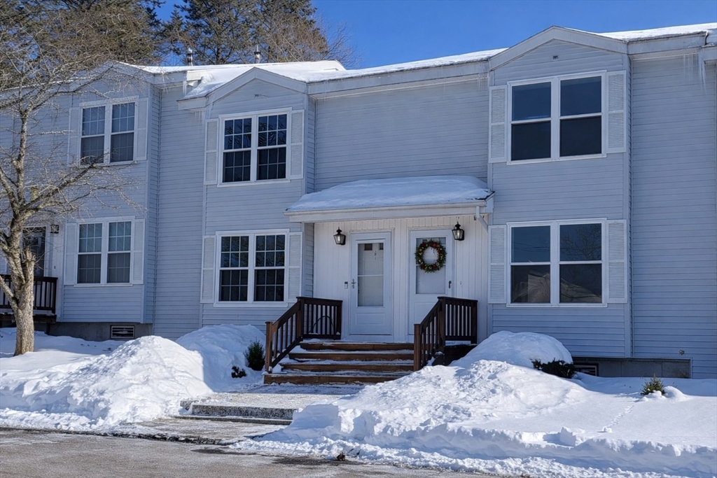 107 Franklin St Ext, Derry, New Hampshire, 2 Bedrooms Bedrooms, 7 Rooms Rooms,1 BathroomBathrooms,Residential Lease,For Rent,Franklin St Ext,73485863