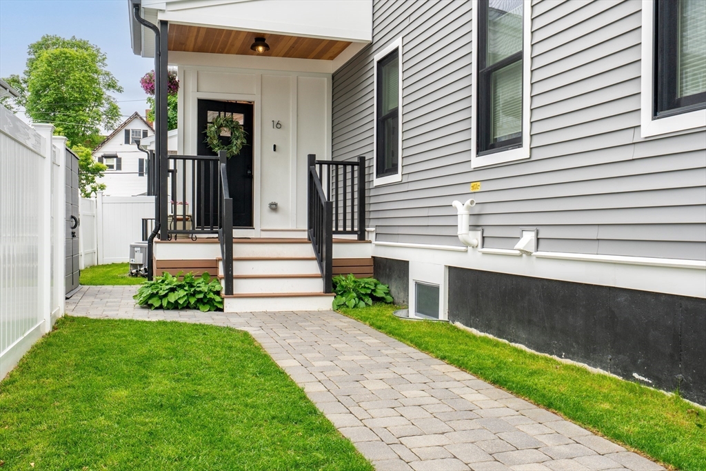 16 Walker St, Medford, Massachusetts, 4 Bedrooms Bedrooms, 9 Rooms Rooms,2.5 BathroomsBathrooms,Residential,For Sale,Walker St,73485911