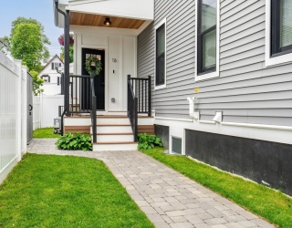 16 Walker St, Medford, Massachusetts, 4 Bedrooms Bedrooms, 9 Rooms Rooms,2.5 BathroomsBathrooms,Residential,For Sale,Walker St,73485911