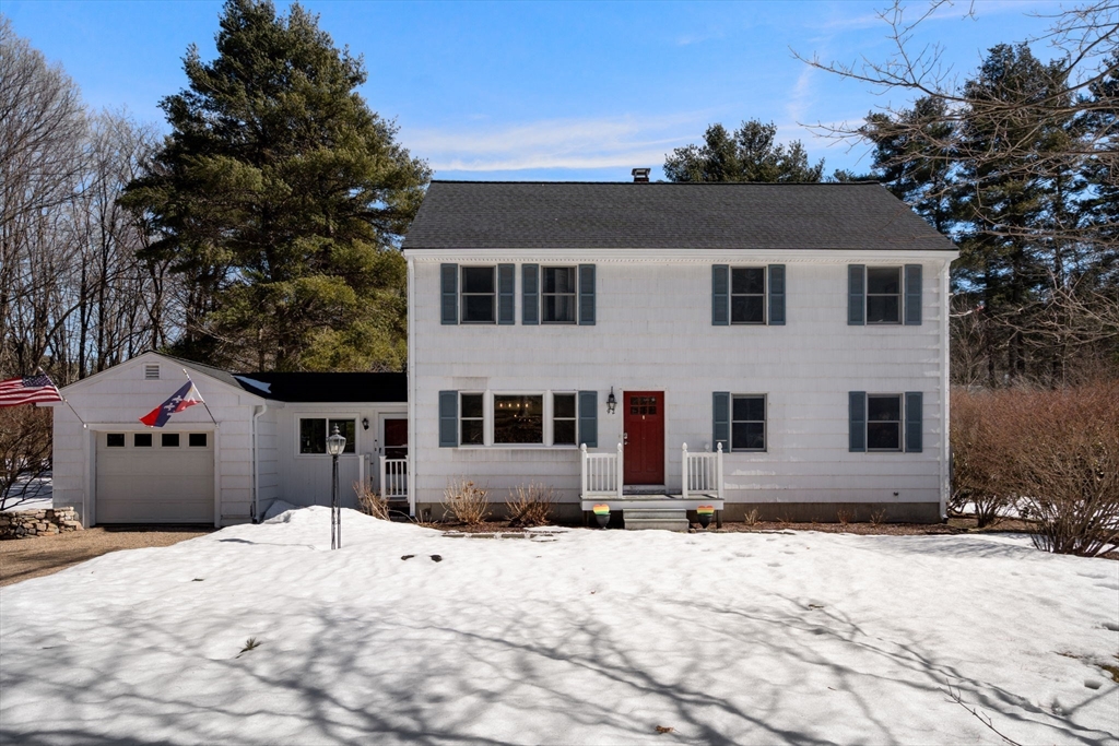 92 Seekonk St, Norfolk, Massachusetts, 4 Bedrooms Bedrooms, 8 Rooms Rooms,3 BathroomsBathrooms,Residential,For Sale,Seekonk St,73485856