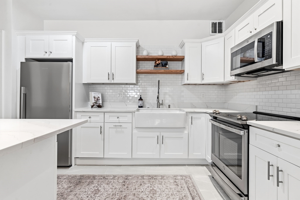 286 Beacon St, Boston, Massachusetts, 1 Bedroom Bedrooms, 3 Rooms Rooms,1 BathroomBathrooms,Residential,For Sale,Beacon St,73485947