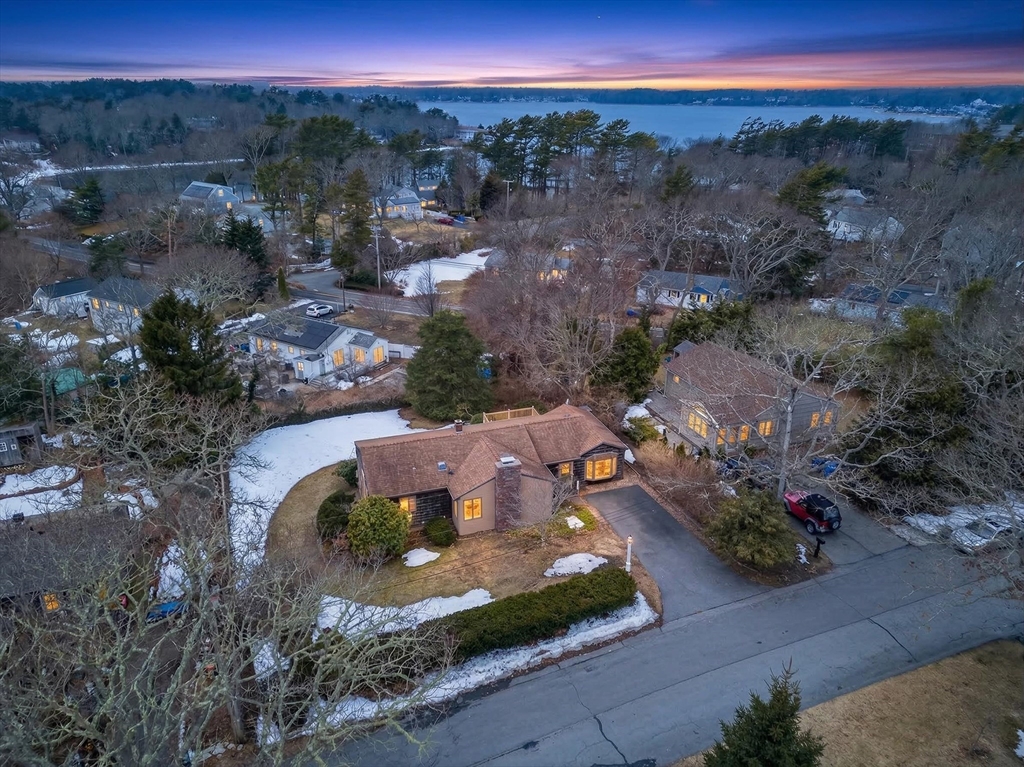 6 Wall St, Bourne, Massachusetts, 3 Bedrooms Bedrooms, 4 Rooms Rooms,1 BathroomBathrooms,Residential,For Sale,Wall St,73485972