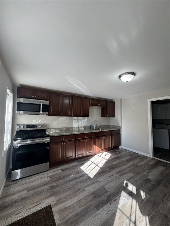 253 Main, Leicester, Massachusetts, 2 Bedrooms Bedrooms, 4 Rooms Rooms,1 BathroomBathrooms,Residential Lease,For Rent,Main,73485997