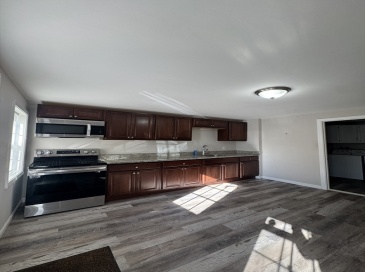 253 Main, Leicester, Massachusetts, 2 Bedrooms Bedrooms, 4 Rooms Rooms,1 BathroomBathrooms,Residential Lease,For Rent,Main,73485997