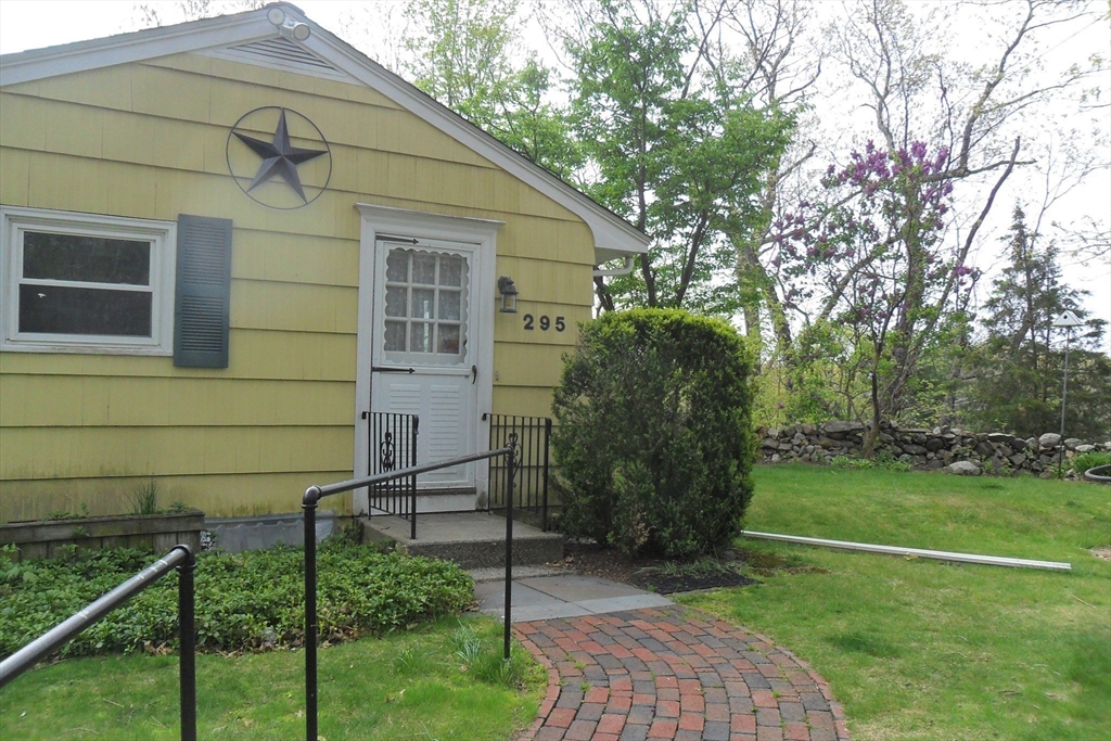 295 A Winter Street, Ashland, Massachusetts, 3 Bedrooms Bedrooms, 6 Rooms Rooms,2 BathroomsBathrooms,Residential Lease,For Rent,Winter Street,73486025