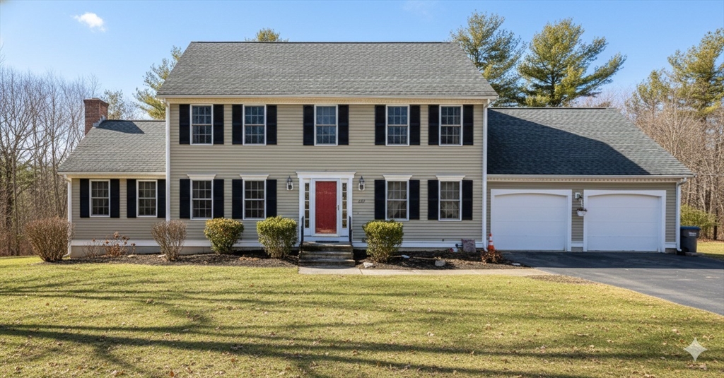 127 Hillcrest Rd, Northbridge, Massachusetts, 4 Bedrooms Bedrooms, 10 Rooms Rooms,3.5 BathroomsBathrooms,Residential,For Sale,Hillcrest Rd,73470030