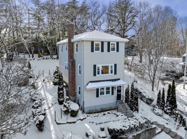 70 Maverick Street, Marblehead, Massachusetts, 3 Bedrooms Bedrooms, 7 Rooms Rooms,2.5 BathroomsBathrooms,Residential,For Sale,Maverick Street,73470770