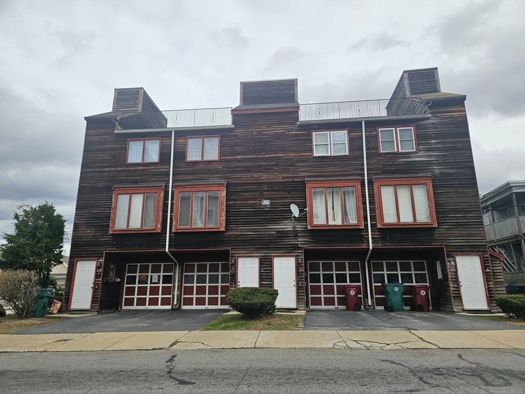490 School, Lowell, Massachusetts, 2 Bedrooms Bedrooms, 4 Rooms Rooms,1.5 BathroomsBathrooms,Residential,For Sale,School,73461566