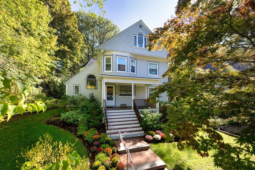 34 Chestnut Terrace, Newton, Massachusetts, 6 Bedrooms Bedrooms, 9 Rooms Rooms,2.5 BathroomsBathrooms,Residential,For Sale,Chestnut Terrace,73466556