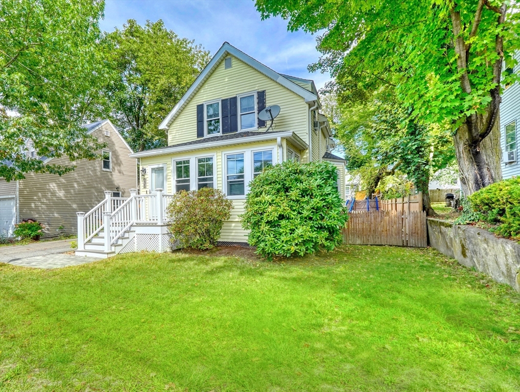 235 Curve St, Dedham, Massachusetts, 3 Bedrooms Bedrooms, 6 Rooms Rooms,1.5 BathroomsBathrooms,Residential,For Sale,Curve St,73437853
