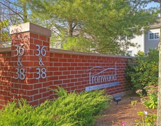 36 Village Rd, Middleton, Massachusetts, 1 Bedroom Bedrooms, 5 Rooms Rooms,1 BathroomBathrooms,Residential,For Sale,Village Rd,73473449