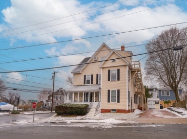 1 Oakland St, Newburyport, Massachusetts, 1 Bedroom Bedrooms, 3 Rooms Rooms,1 BathroomBathrooms,Residential,For Sale,Oakland St,73466529