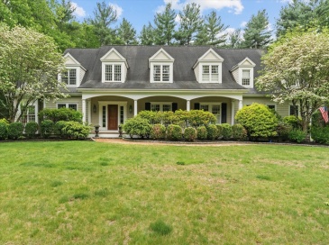 111 Elm St, Medfield, Massachusetts, 5 Bedrooms Bedrooms, 11 Rooms Rooms,5 BathroomsBathrooms,Residential,For Sale,Elm St,73381482