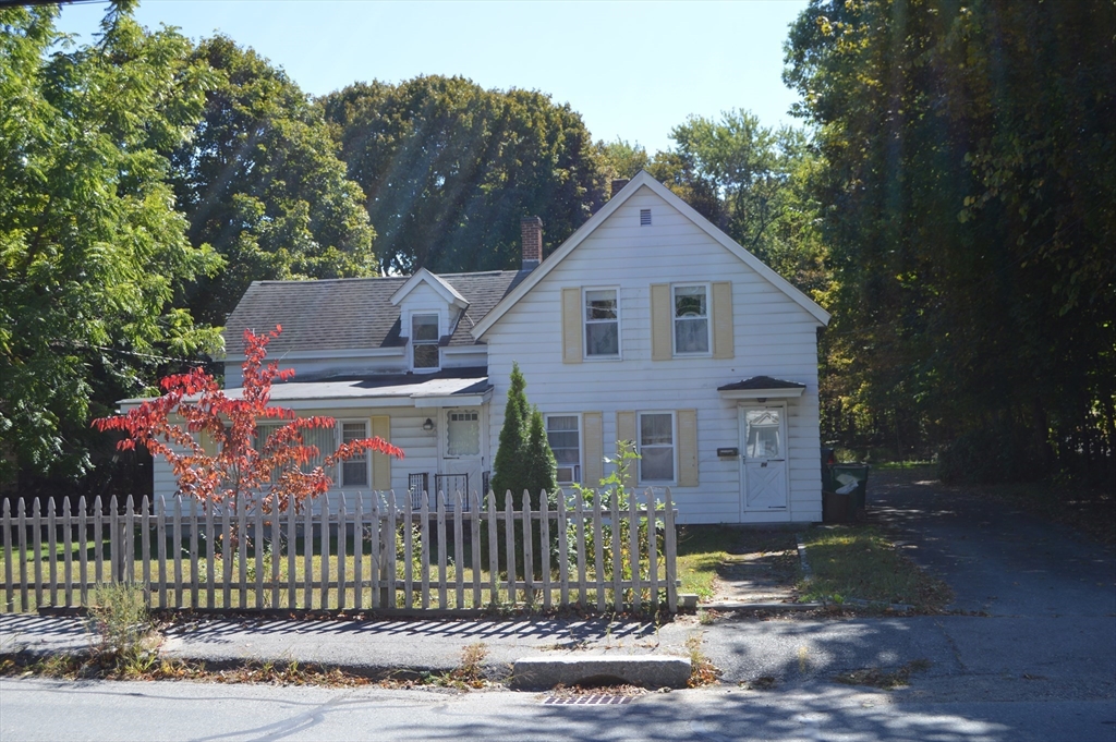 116 Pine St, Fitchburg, Massachusetts, 4 Bedrooms Bedrooms, 11 Rooms Rooms,2 BathroomsBathrooms,Residential Income,For Sale,Pine St,73440952