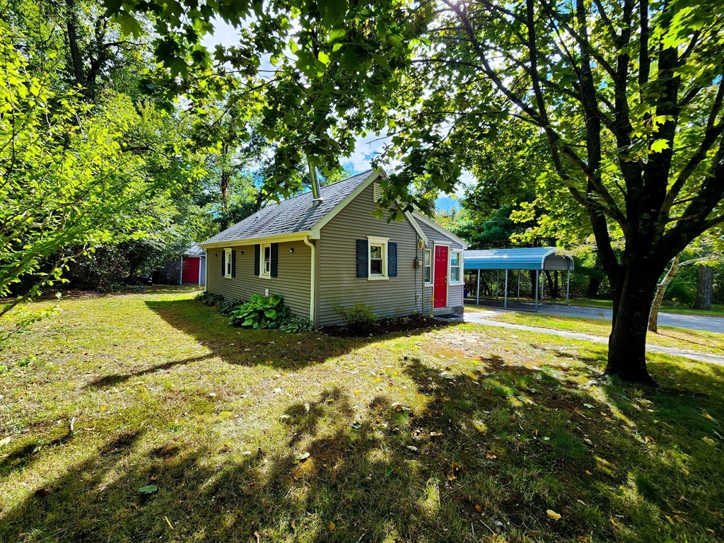 117 High Street, Freetown, Massachusetts, 1 Bedroom Bedrooms, 4 Rooms Rooms,1 BathroomBathrooms,Residential,For Sale,High Street,73463380