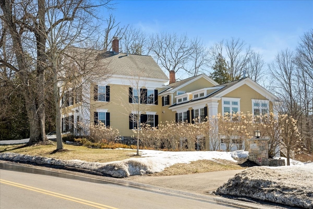 19 Wood St, Hopkinton, Massachusetts, 5 Bedrooms Bedrooms, 11 Rooms Rooms,3 BathroomsBathrooms,Residential,For Sale,Wood St,73486039