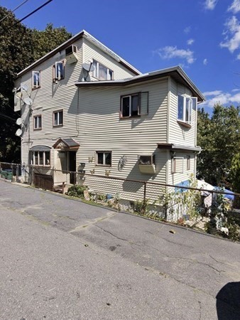 55 Canton, Fitchburg, Massachusetts, 7 Bedrooms Bedrooms, 16 Rooms Rooms,4 BathroomsBathrooms,Residential Income,For Sale,Canton,73481295