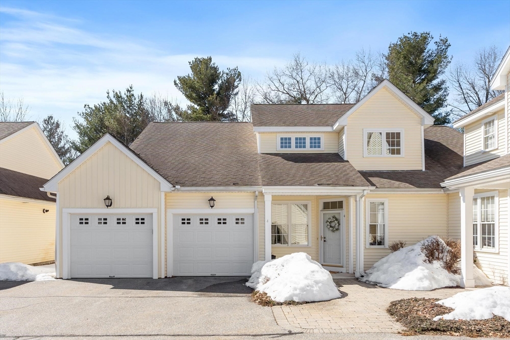 4 Emerald Ct, Tewksbury, Massachusetts, 2 Bedrooms Bedrooms, 7 Rooms Rooms,2.5 BathroomsBathrooms,Residential,For Sale,Emerald Ct,73486071