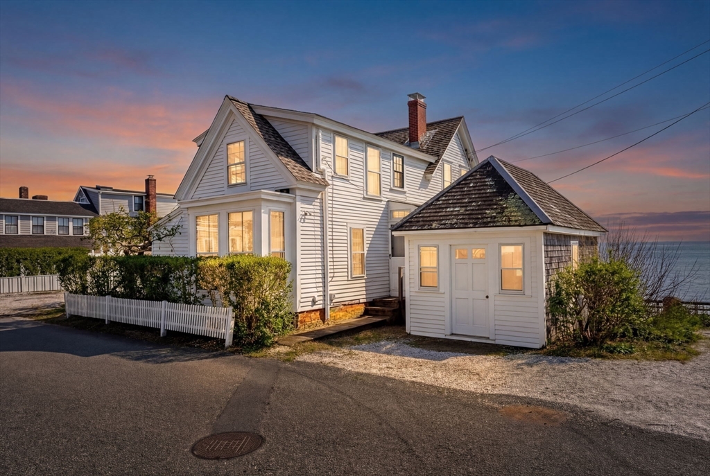 561 Commercial St, Provincetown, Massachusetts, 3 Bedrooms Bedrooms, 7 Rooms Rooms,1.5 BathroomsBathrooms,Residential,For Sale,Commercial St,73486064