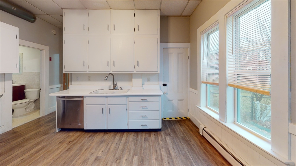 36 Dodge, Malden, Massachusetts, 2 Bedrooms Bedrooms, 5 Rooms Rooms,1 BathroomBathrooms,Residential Lease,For Rent,Dodge,73486083