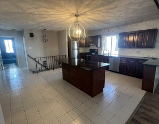 236 Palfrey Street, Watertown, Massachusetts, 3 Bedrooms Bedrooms, 6 Rooms Rooms,2 BathroomsBathrooms,Residential Lease,For Rent,Palfrey Street,73486090