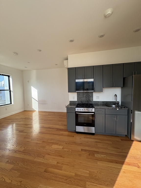 52 Washington Avenue, Chelsea, Massachusetts, 2 Rooms Rooms,1 BathroomBathrooms,Residential Lease,For Rent,Washington Avenue,73486101